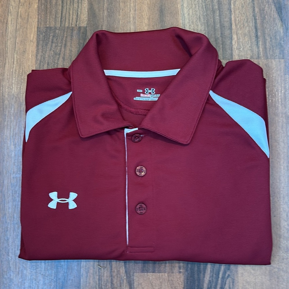 Men’s Medium Under Armor polo shirt